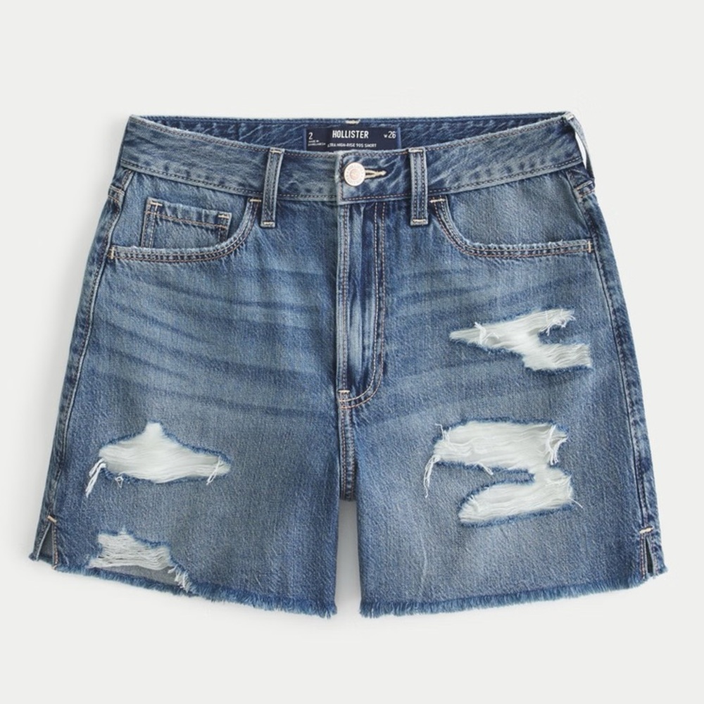HOLLISTER ULTRA HIGH-RISE RIPPED MEDIUM WASH 90S DENIM SHORTS